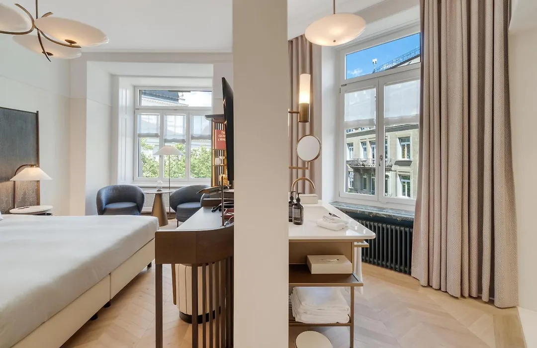 Small Luxury Hotel Ambassador Zurich-1